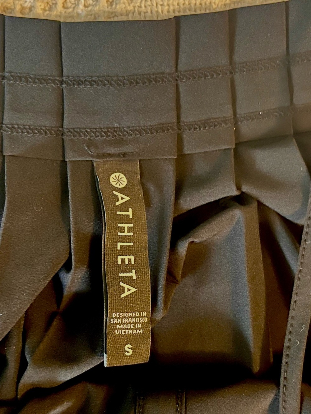 Athleta Black Hayes Maxi Dress Pleated Active Travel Wear in EUC - Picture 2 of 9